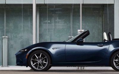 Las últimas puntuaciones de Mazda Roadster casi perfectas por automóvil y conductor